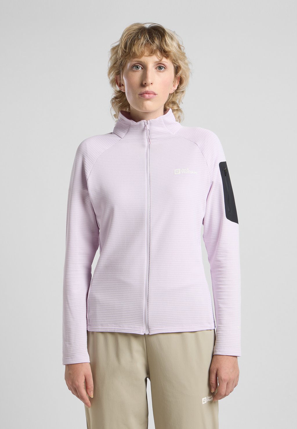 

Тренировочная куртка Jack Wolfskin, сиреневый