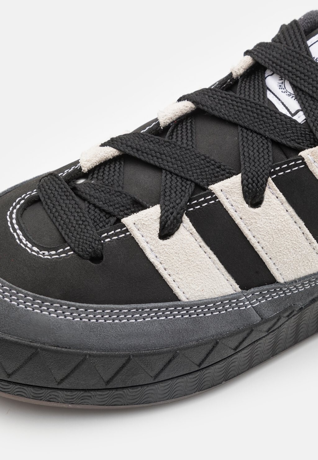 

Обувь для скейтборда Adimatic Unisex adidas Originals, основной черный/обувь белая/карбон