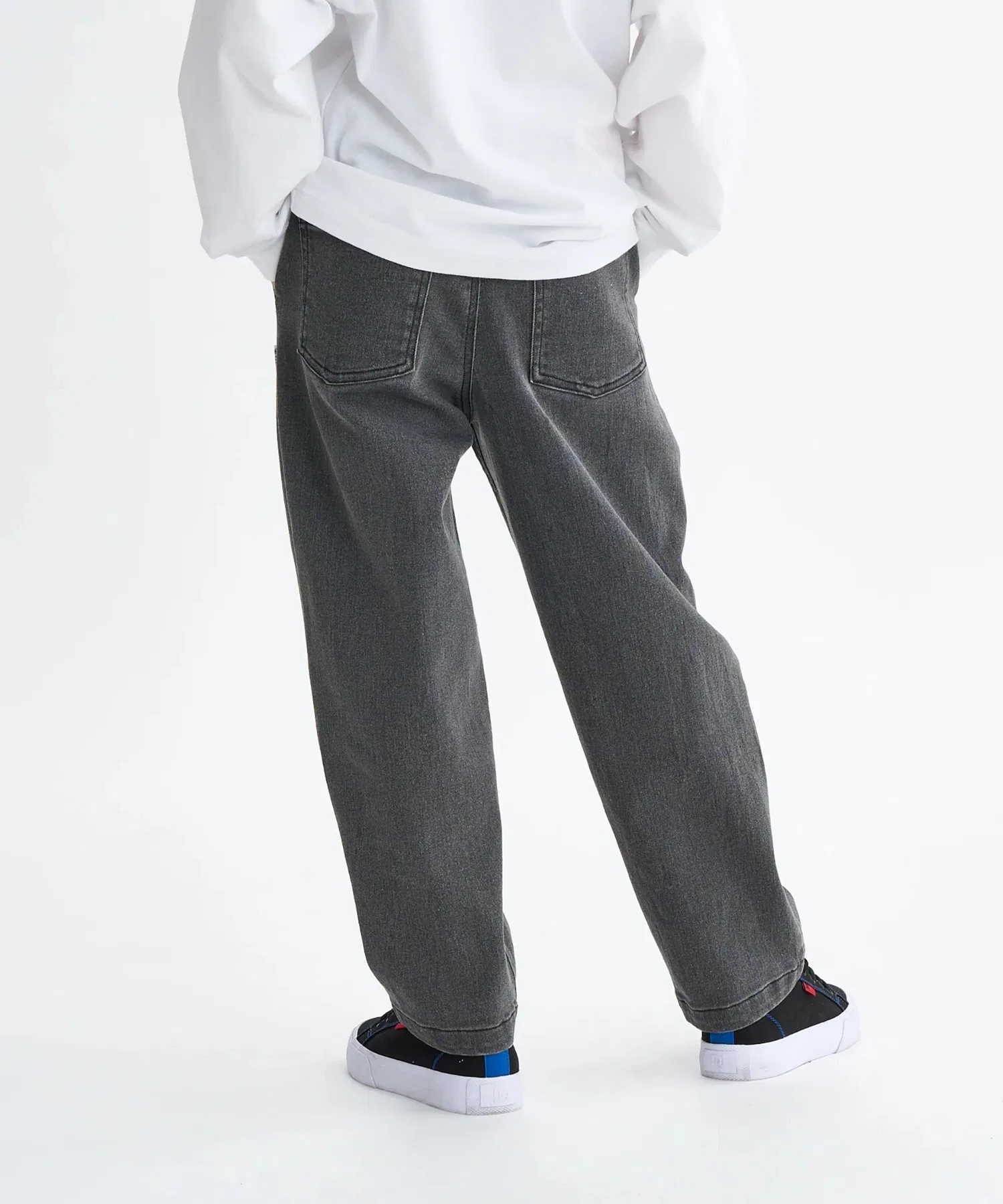Детские джинсовые брюки ELEMENT Kids SHOD PANTS STD DENIM [модель осень/зима 2025] / Детские джинсовые брюки Element Kids с эластичным поясом и зауженными штанинами — фото 2