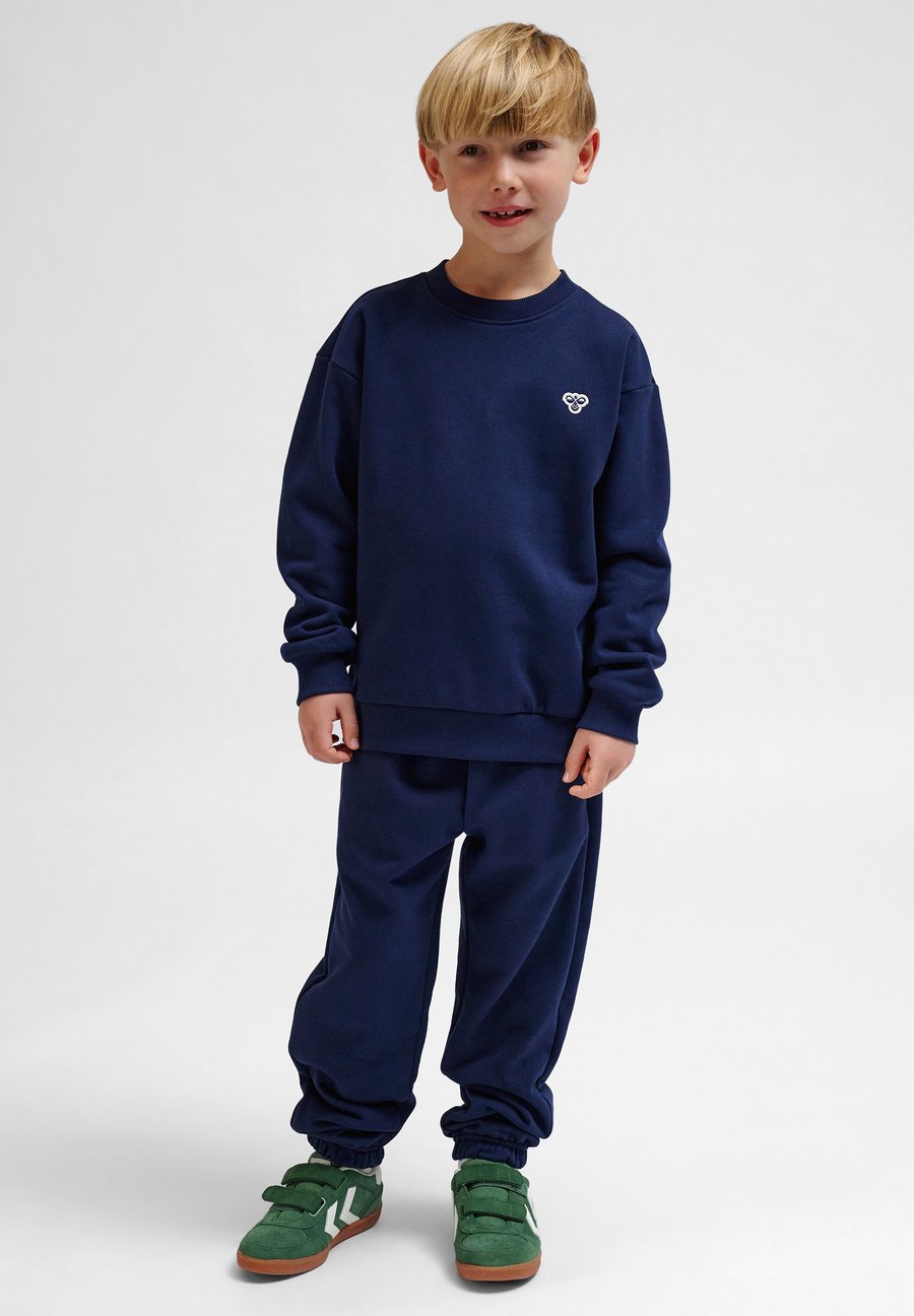 

Толстовка Hummel LOOSE CREWNECK BEE, Dress Blues/Blue