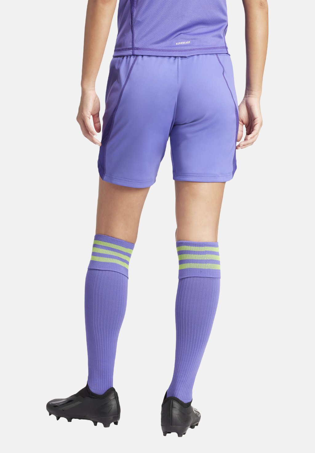 

Спортивные шорты adidas Performance, сиреневый