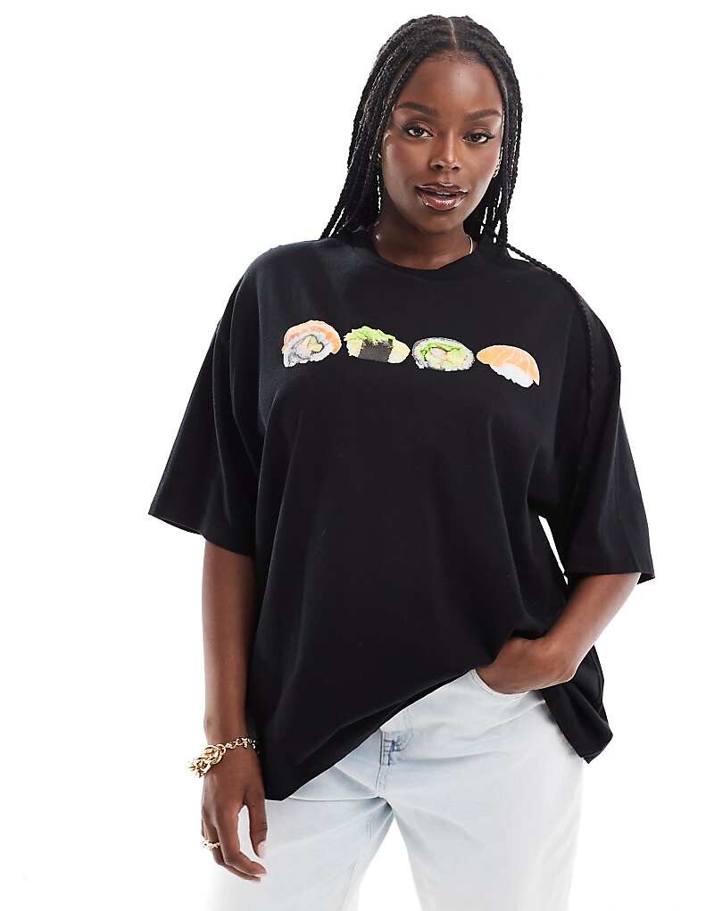 

Черная футболка бойфренда с рисунком суши ASOS DESIGN Curve