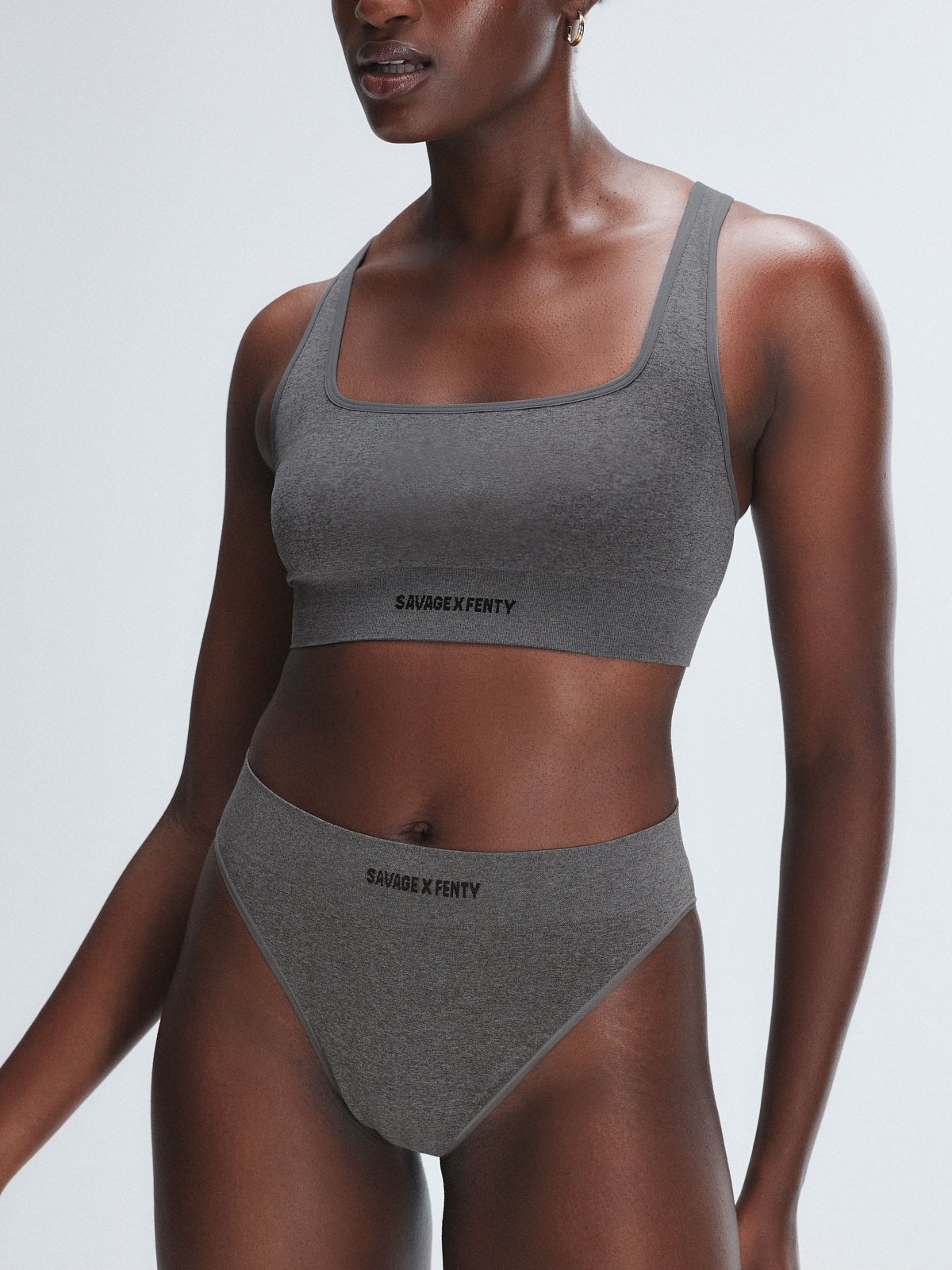 

Бралетт Savage X Fenty Seamless Scoop-Neck, цвет Dark Platinum Grey
