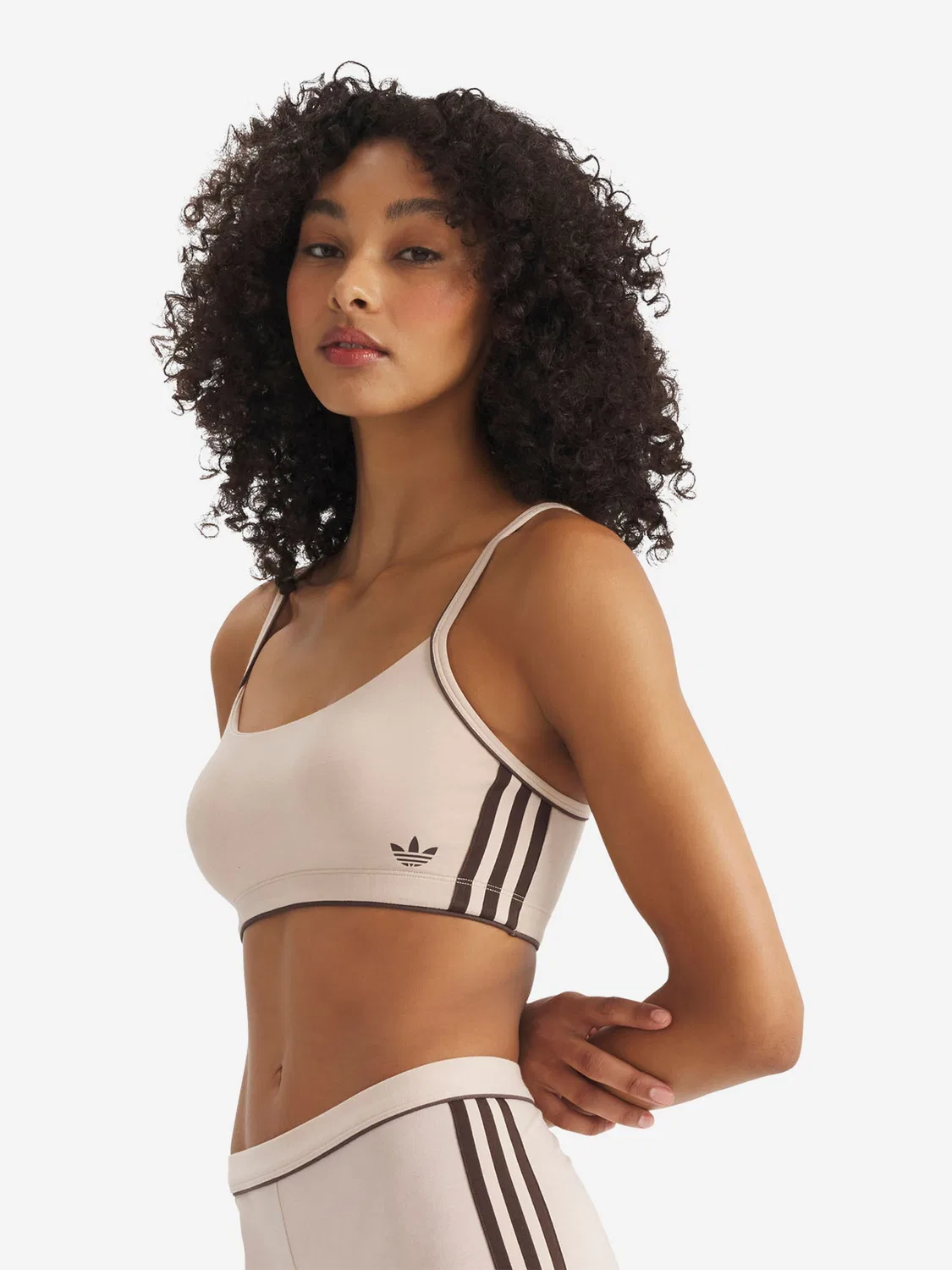 Бюстгальтер-футболка Adidas Originals Adicolor Comfort Flex бежевого цвета — фото 3