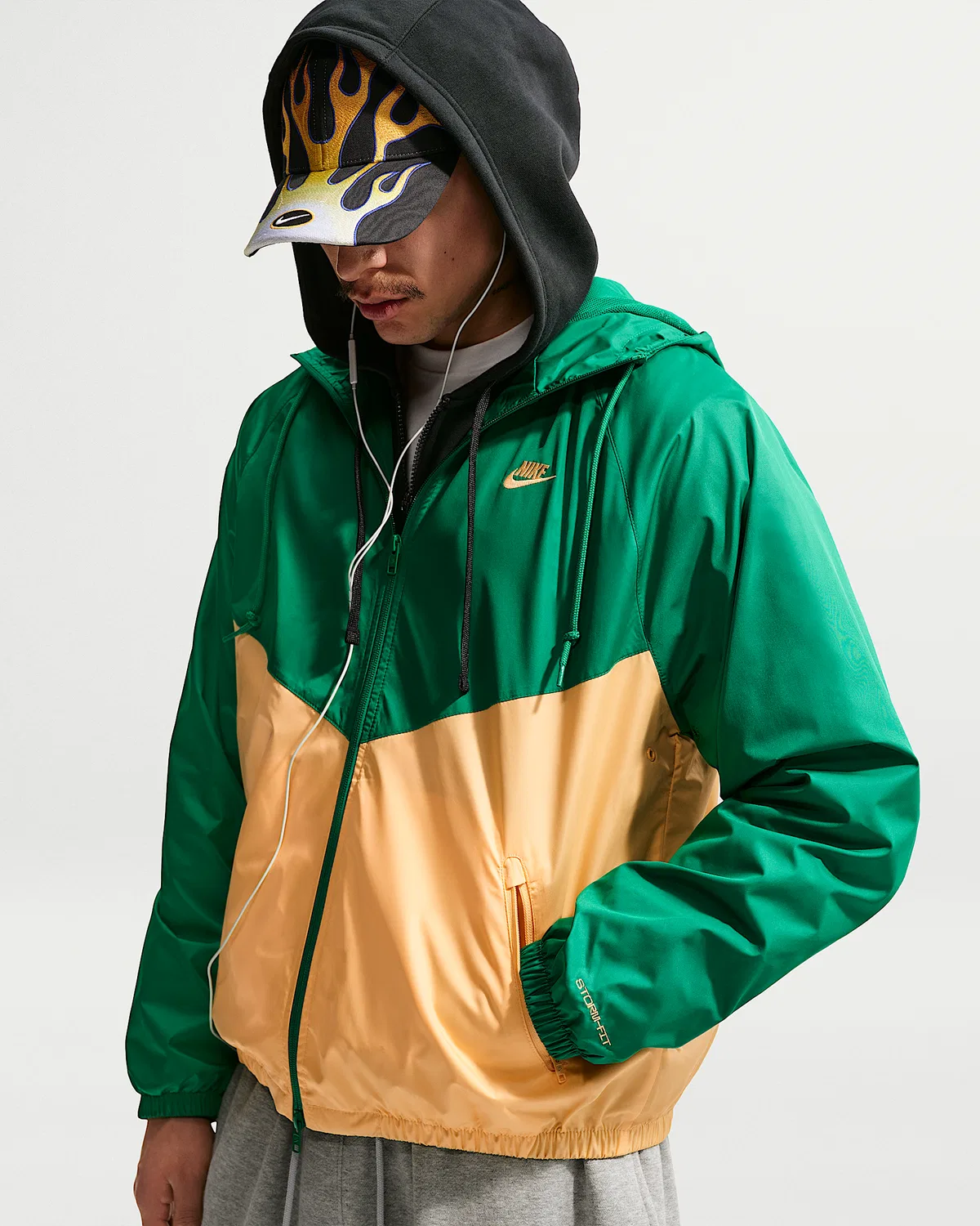 Мужская утепленная куртка Nike Windrunner, Malachite/Topaz Gold/Topaz Gold — фото 3