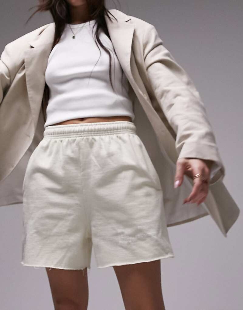

Topshop – Studio Projects 1998 Print – Светло-бежевые джоггеры с винтажной стиркой и необработанным краем, однородные