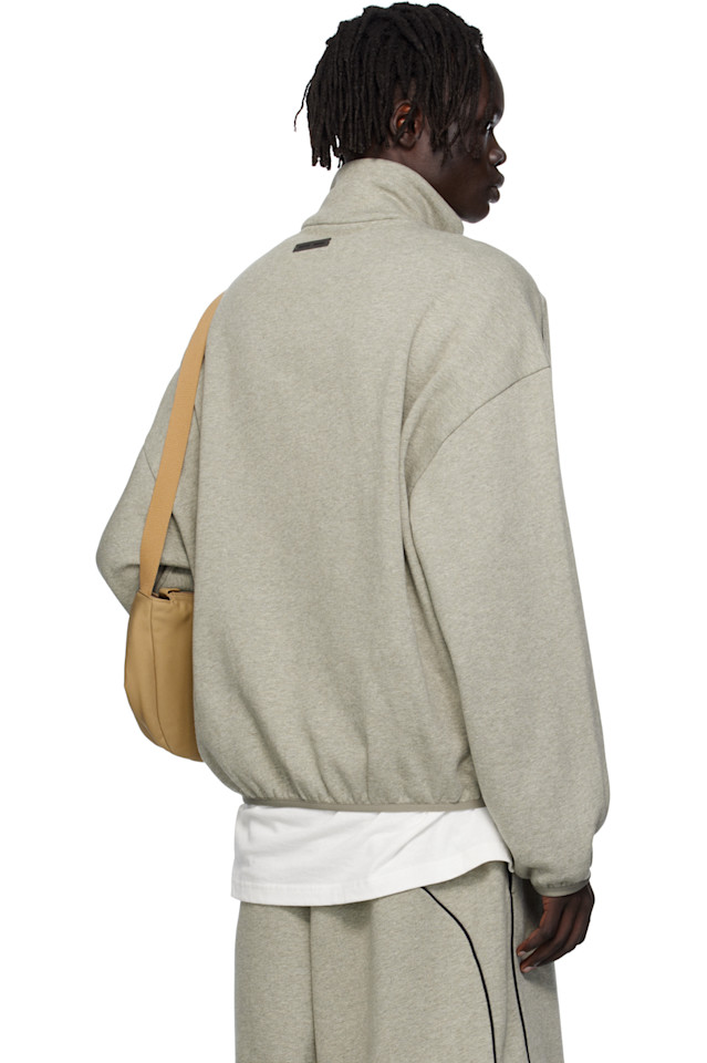 Fear Of God Essentials Современная флисовая спортивная куртка серого цвета — фото 3