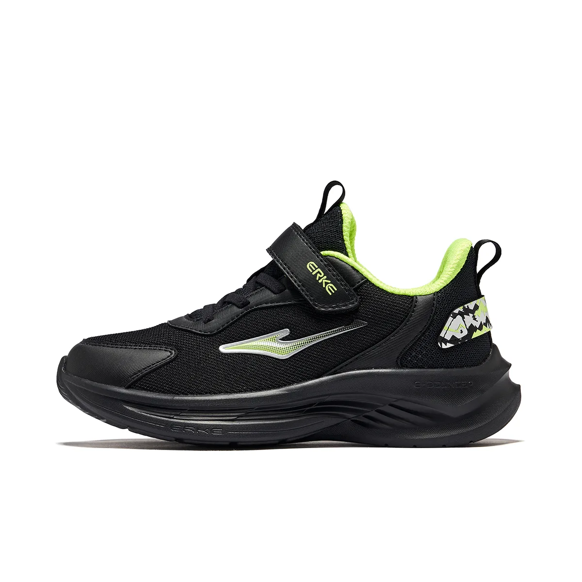 Беговые кроссовки Kids ERKE KIDS, jet черный/fluorescent bright зеленый/bright серебро