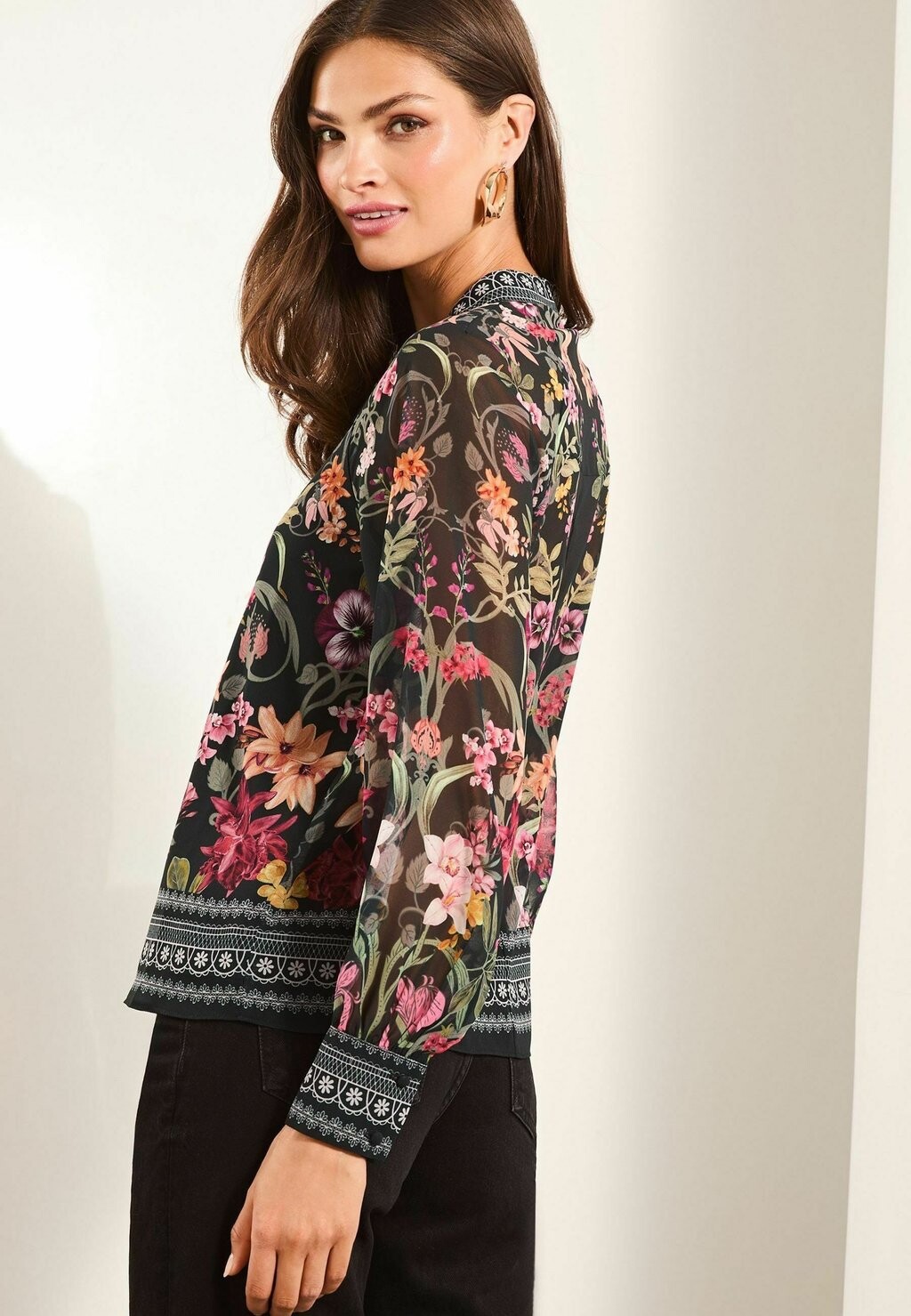 

Блузка на пуговицах LONG SLEEVE GRANDAD COLLAR REGULAR Lipsy, черный