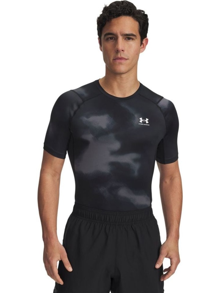 

Спортивная футболка Heatgear Armor Printed T-Shirt черного цвета Under Armour