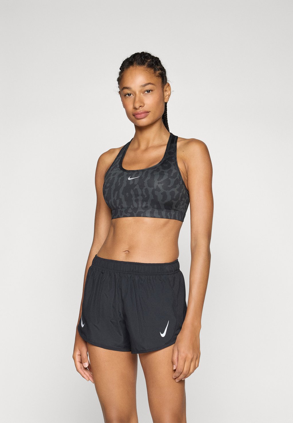 

Спортивный бюстгальтер средней поддержки BRA Nike Performance, черный