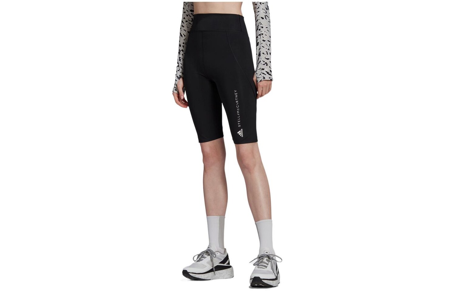 

Повседневные шорты женские черные Adidas