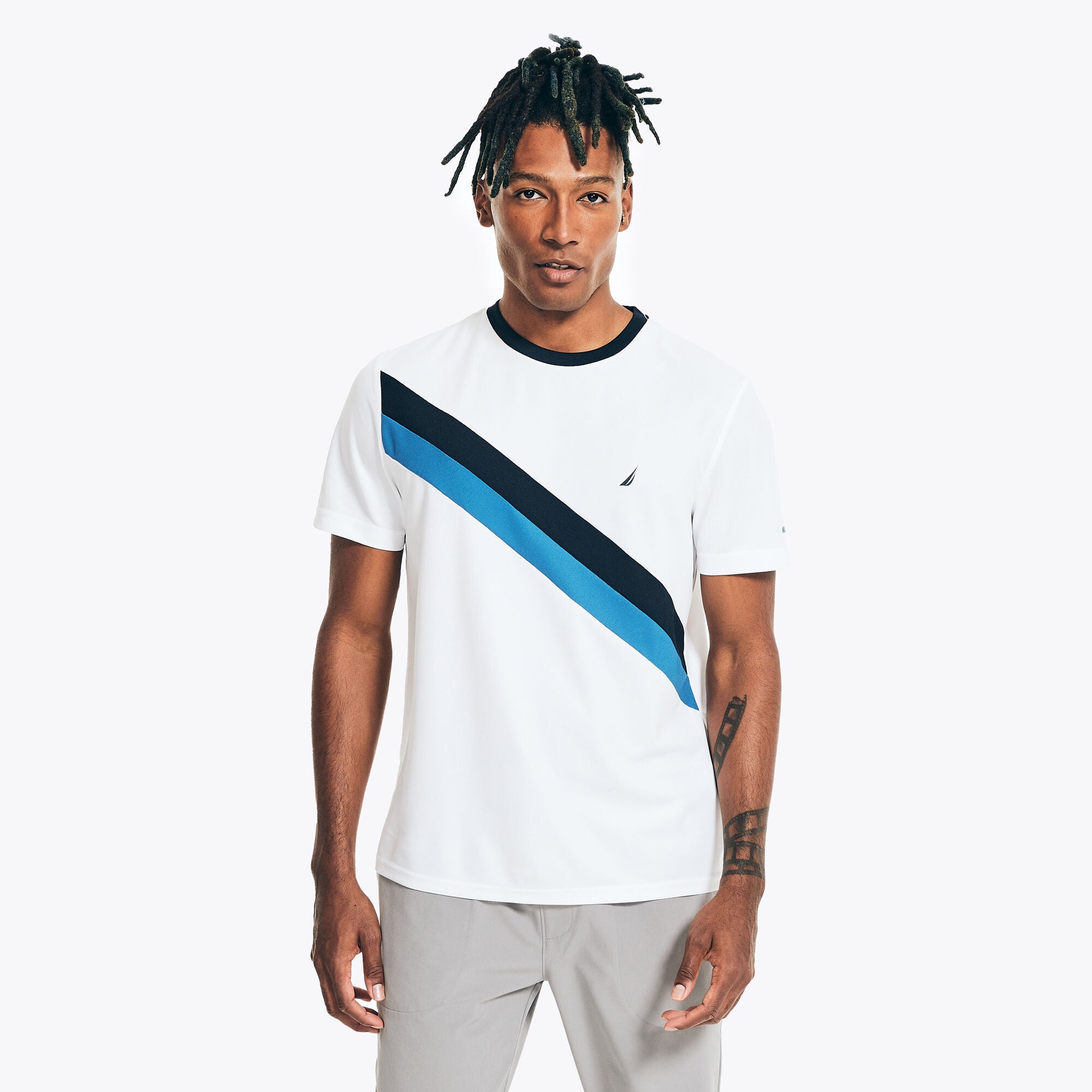 

Футболка Nautica Mens Navtech Sustainably Crafted Crewneck, цвет bright white