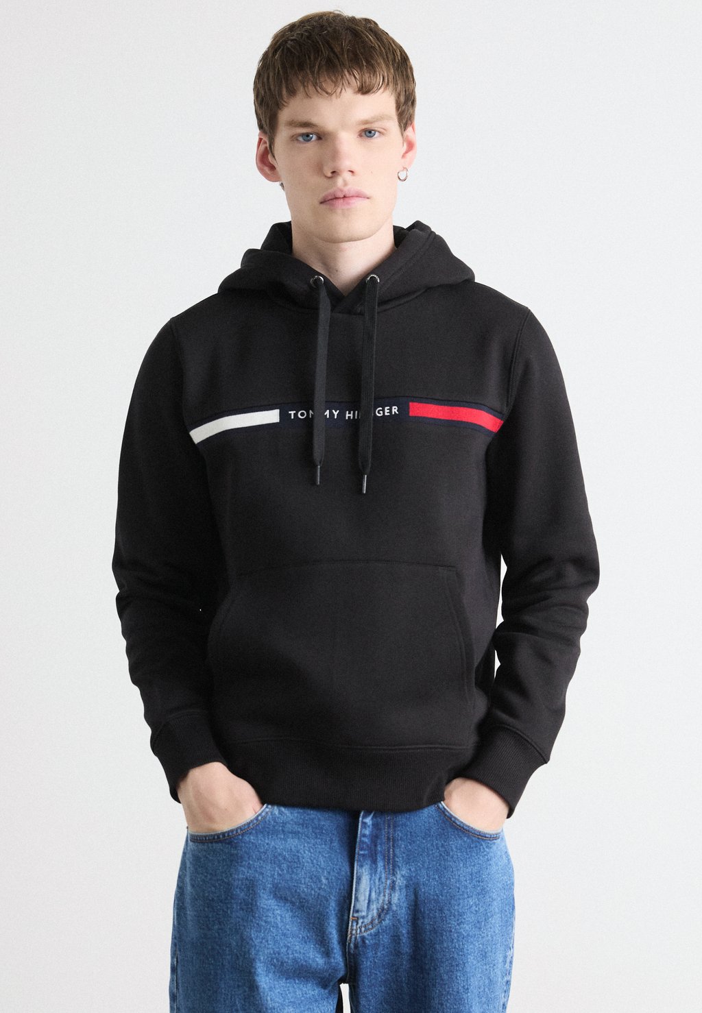 

Толстовка с капюшоном CHEST INSERT HOODY Tommy Hilfiger, черный