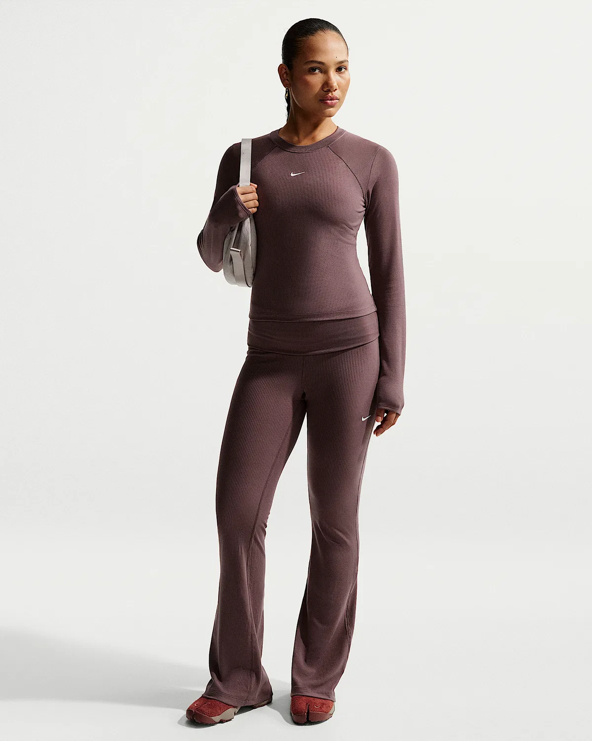 Женские облегающие штаны Nike Sportswear Chill Knit со средней посадкой и ребристой текстурой, Tattoo/Sail