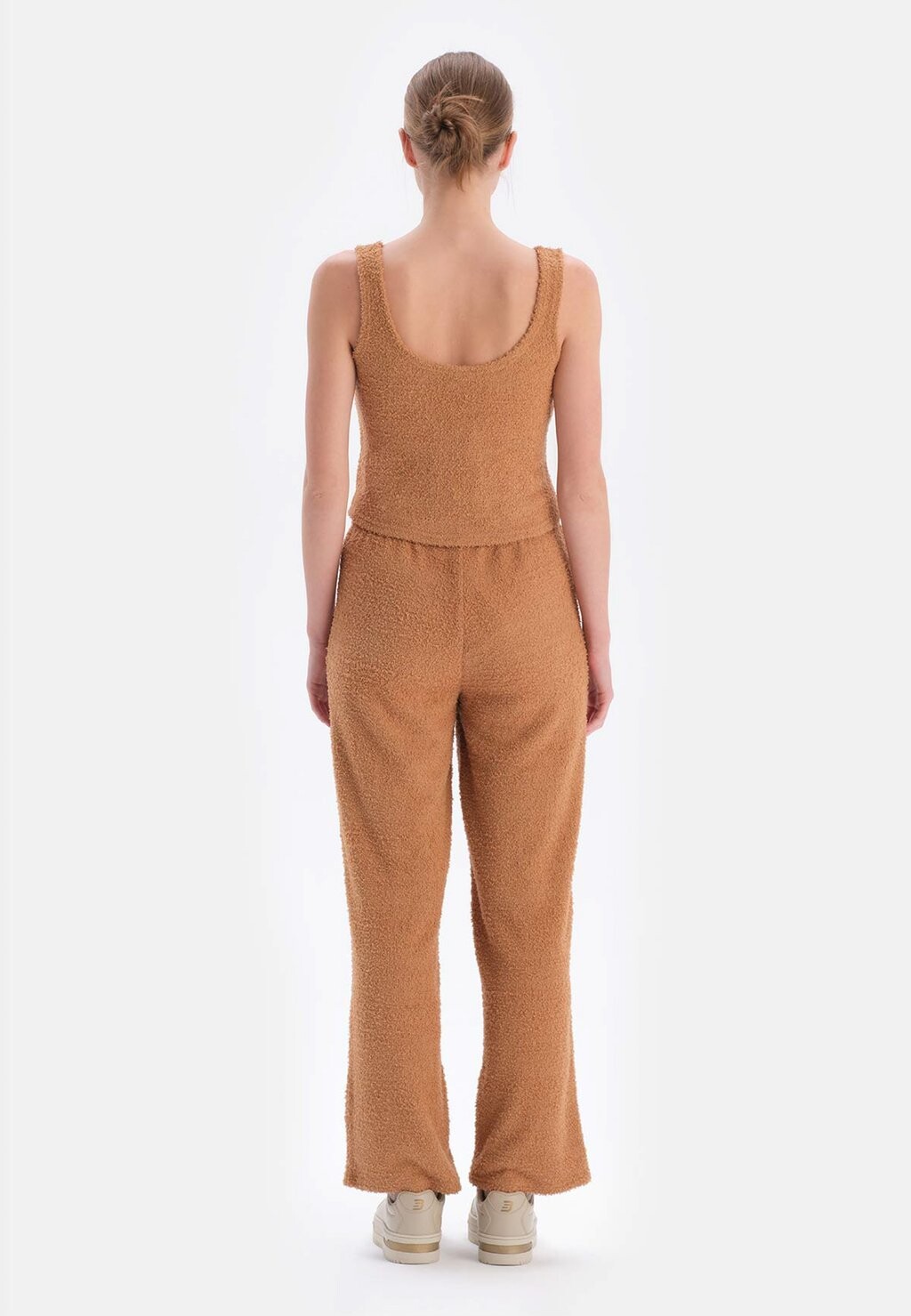 

Топ STRAPPY U-NECK REGULAR DAGI, коричневый