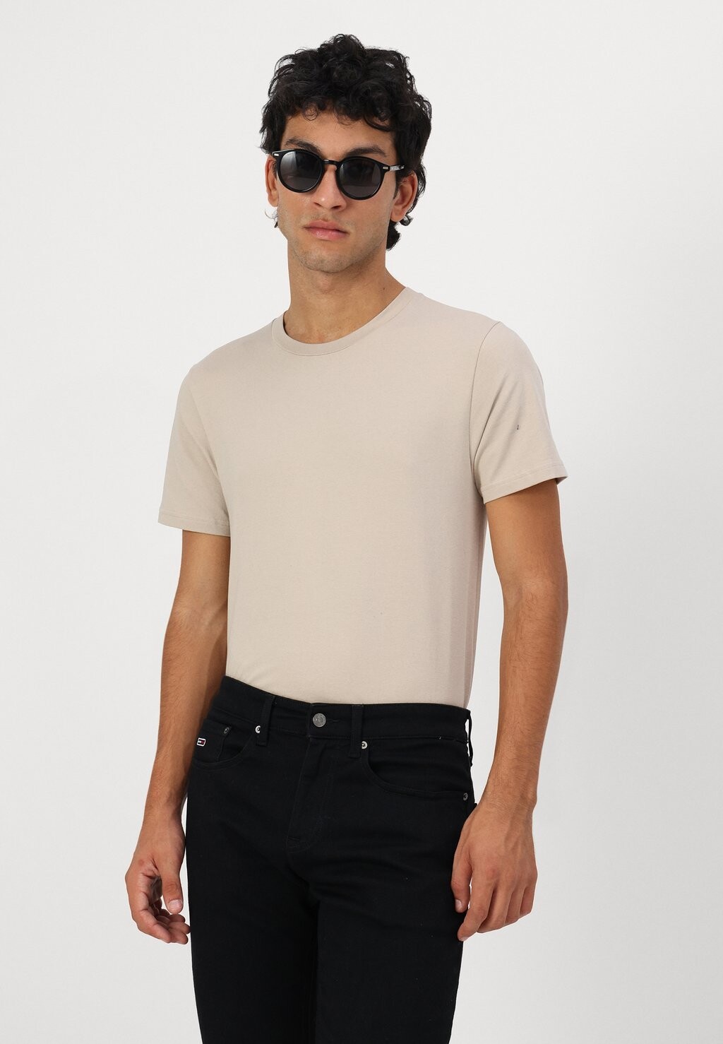 Джинсы зауженного кроя AUSTIN  Tommy Jeans, черный деним — фото 4