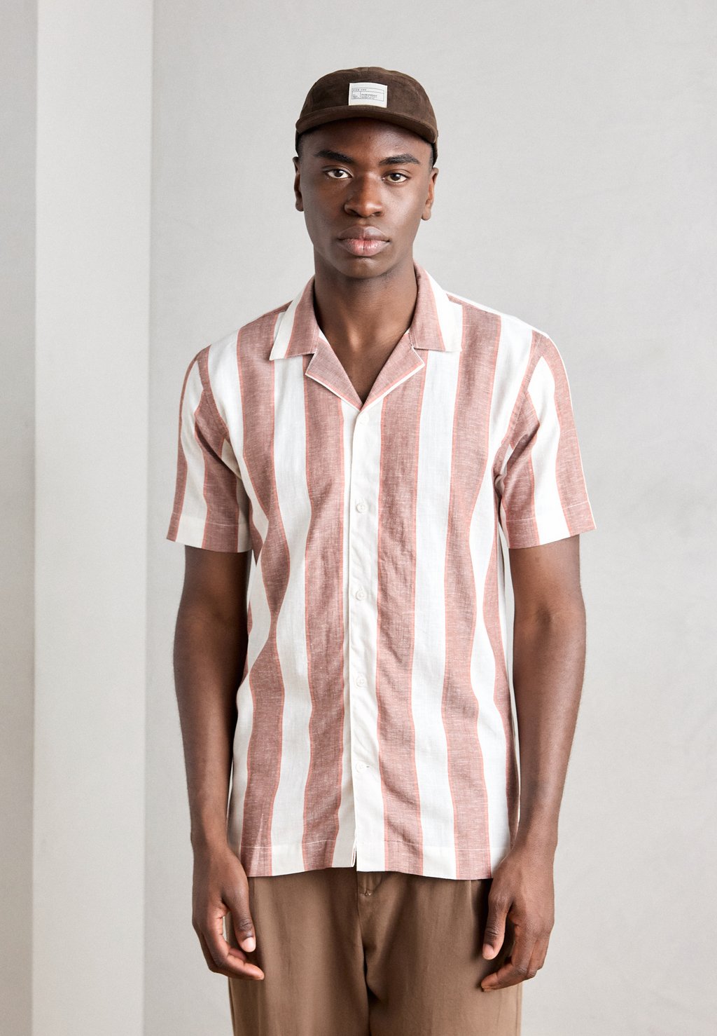 

Повседневная рубашка STRIPED SHIRT Lindbergh, коричневый