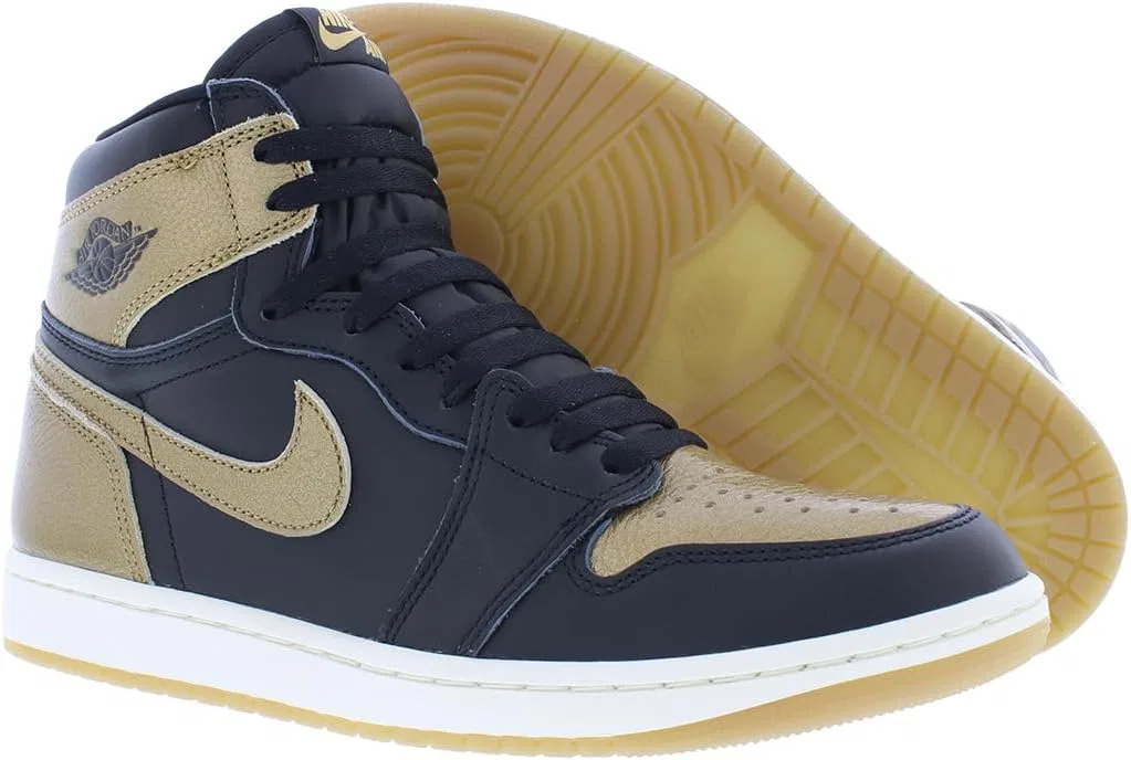 Мужские кроссовки Nike Air Jordan 1 Retro High OG, Black/Sail/Metallic Gold — фото 2