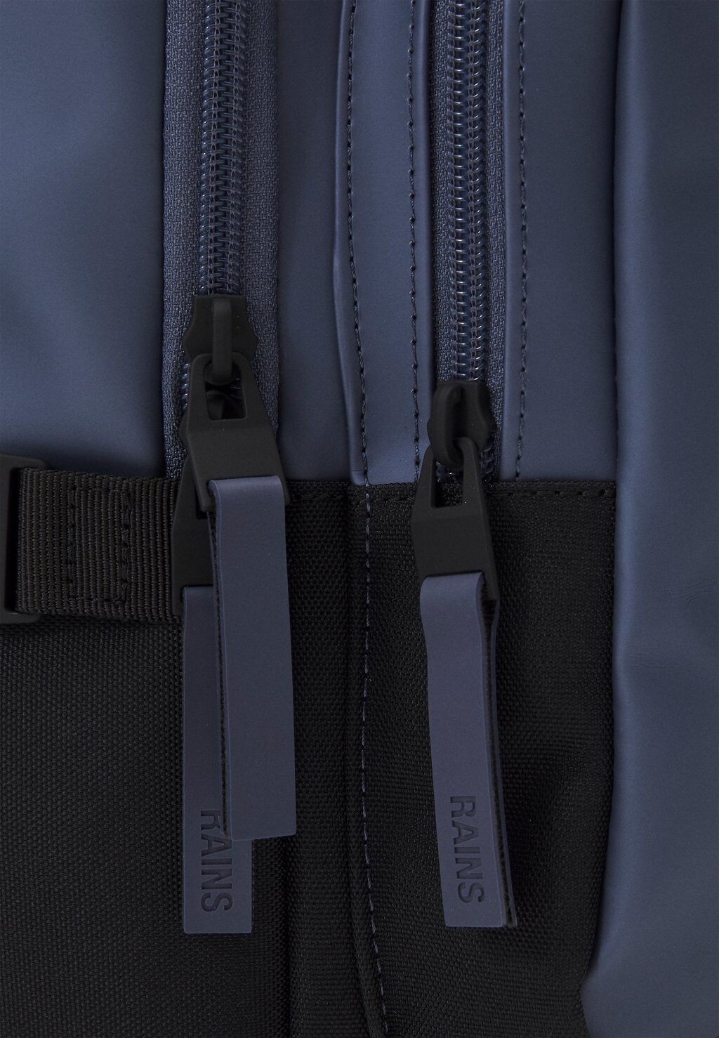 

Рюкзак TRAIL CARGO BACKPACK UNISEX Rains, синий металлик