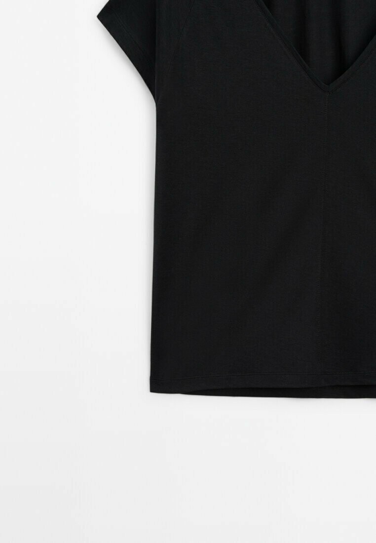 

Базовая футболка WITH SHORT RAGLAN SLEEVES Massimo Dutti, черный