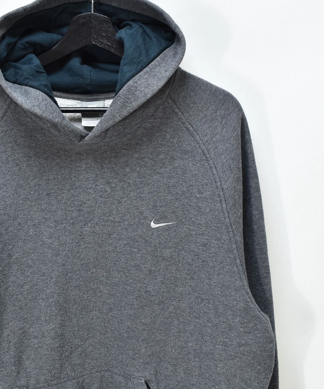 Винтажный свитшот Nike Swoosh с вышивкой, серый — фото 4