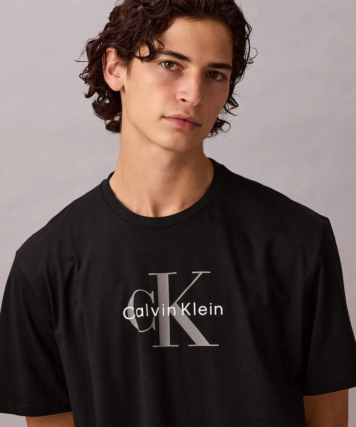 Унисекс футболка с монограммой Calvin Klein чёрная