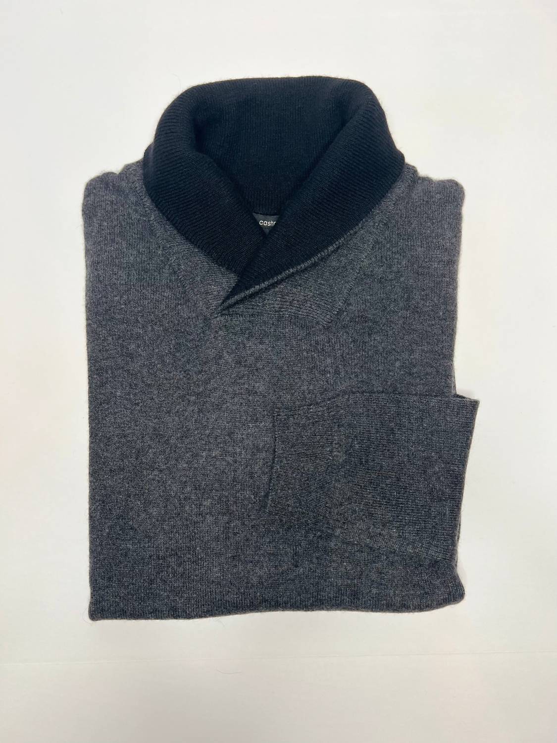 

Женский топ с шалью и контрастным воротником в цвете перец/черный Autumn Cashmere