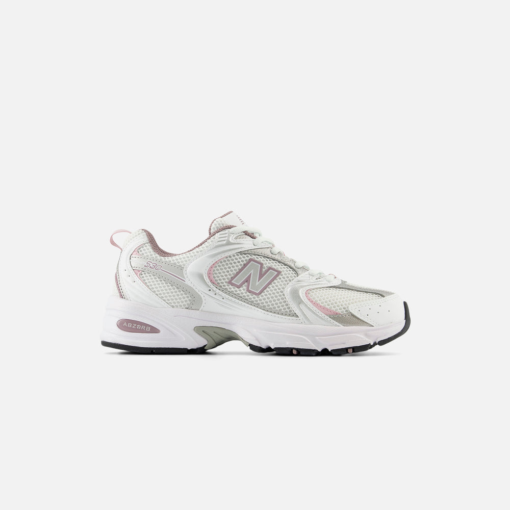 

Кроссовки New Balance 530, цвет White/Silver Metallic/Ice Wine/Mid Century Pink