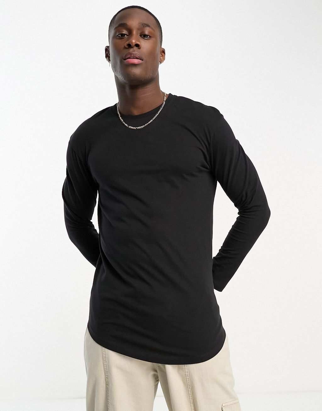 

Черная удлиненная футболка с длинными рукавами и изогнутым краем Jack & Jones Essentials, Черный, Черная удлиненная футболка с длинными рукавами и изогнутым краем Jack & Jones Essentials