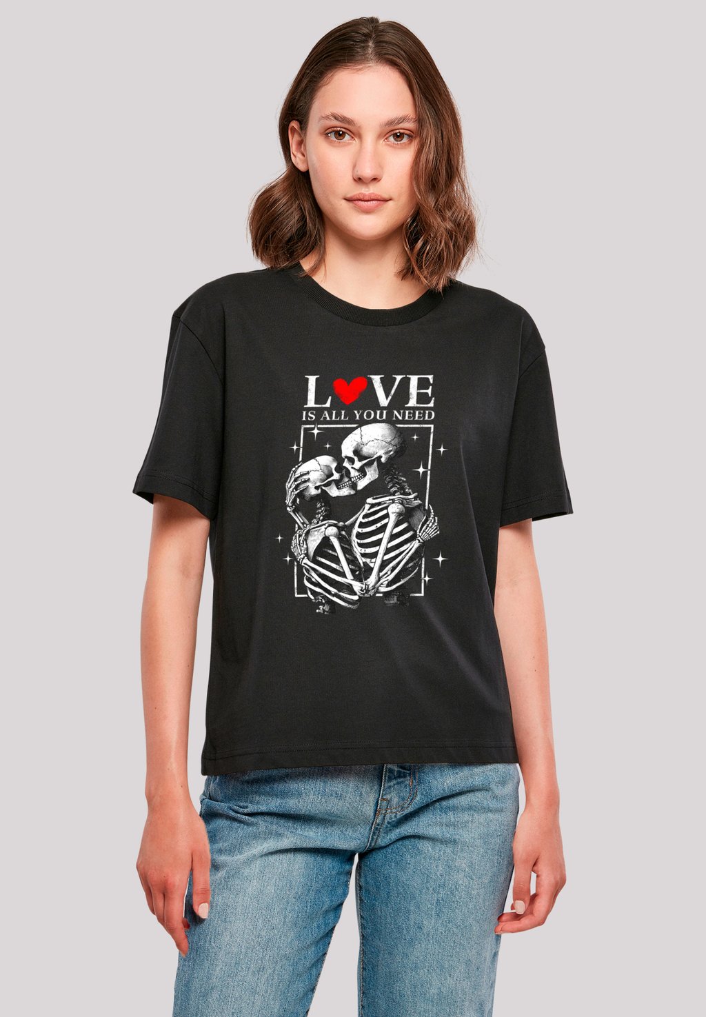 

Футболка с принтом LOVE IS ALL YOU NEED F4NT4STIC, черный
