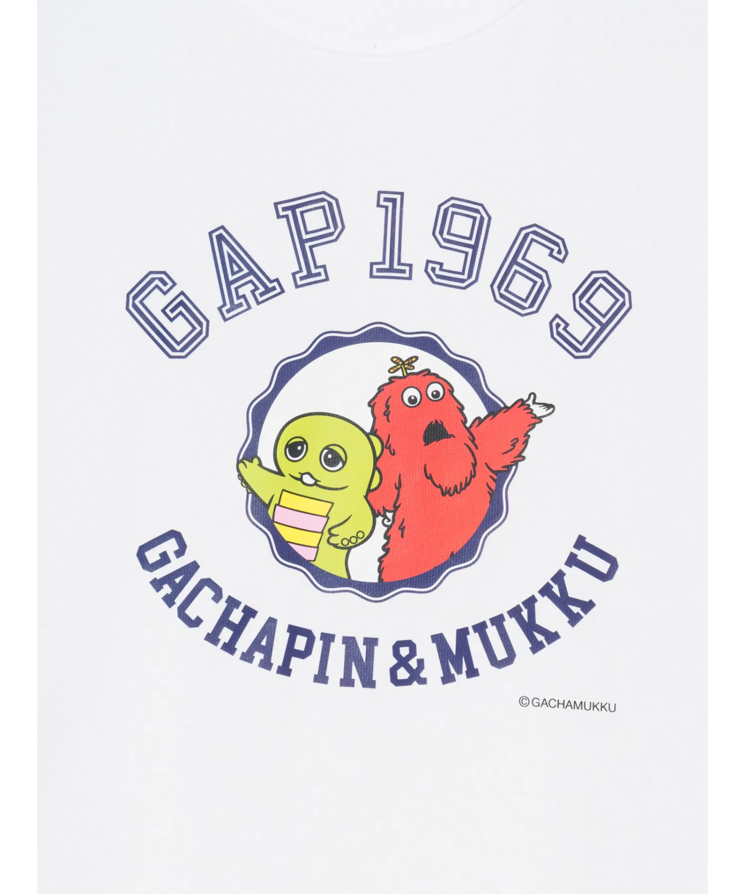 Укороченная футболка GAP с принтом Гачапин белая — фото 3