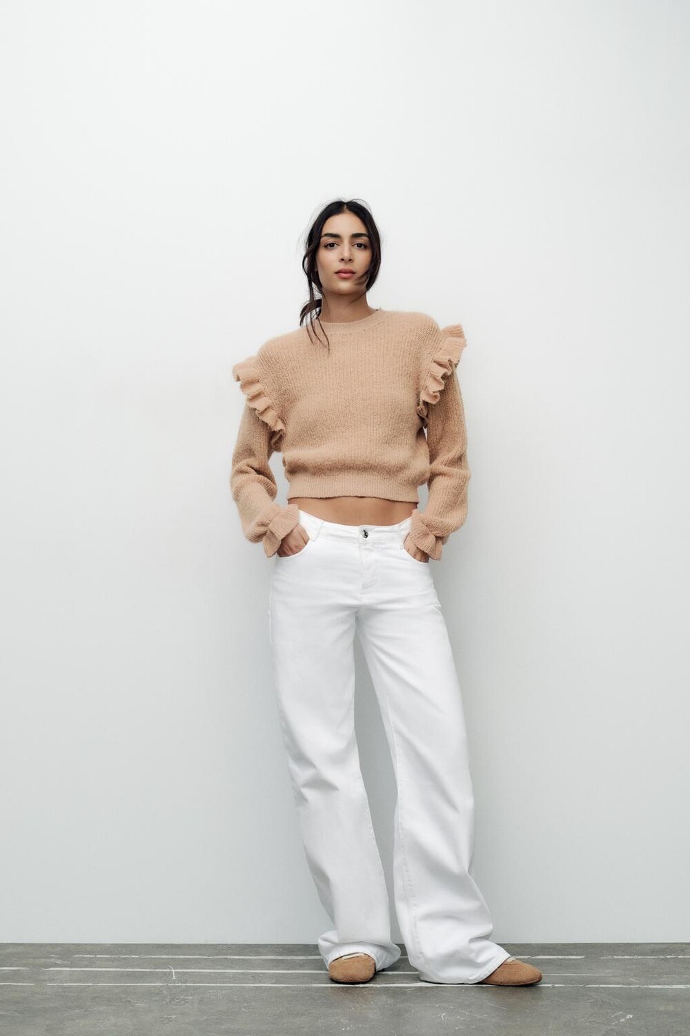 

Вязаный свитер с оборками ZARA, средний верблюд