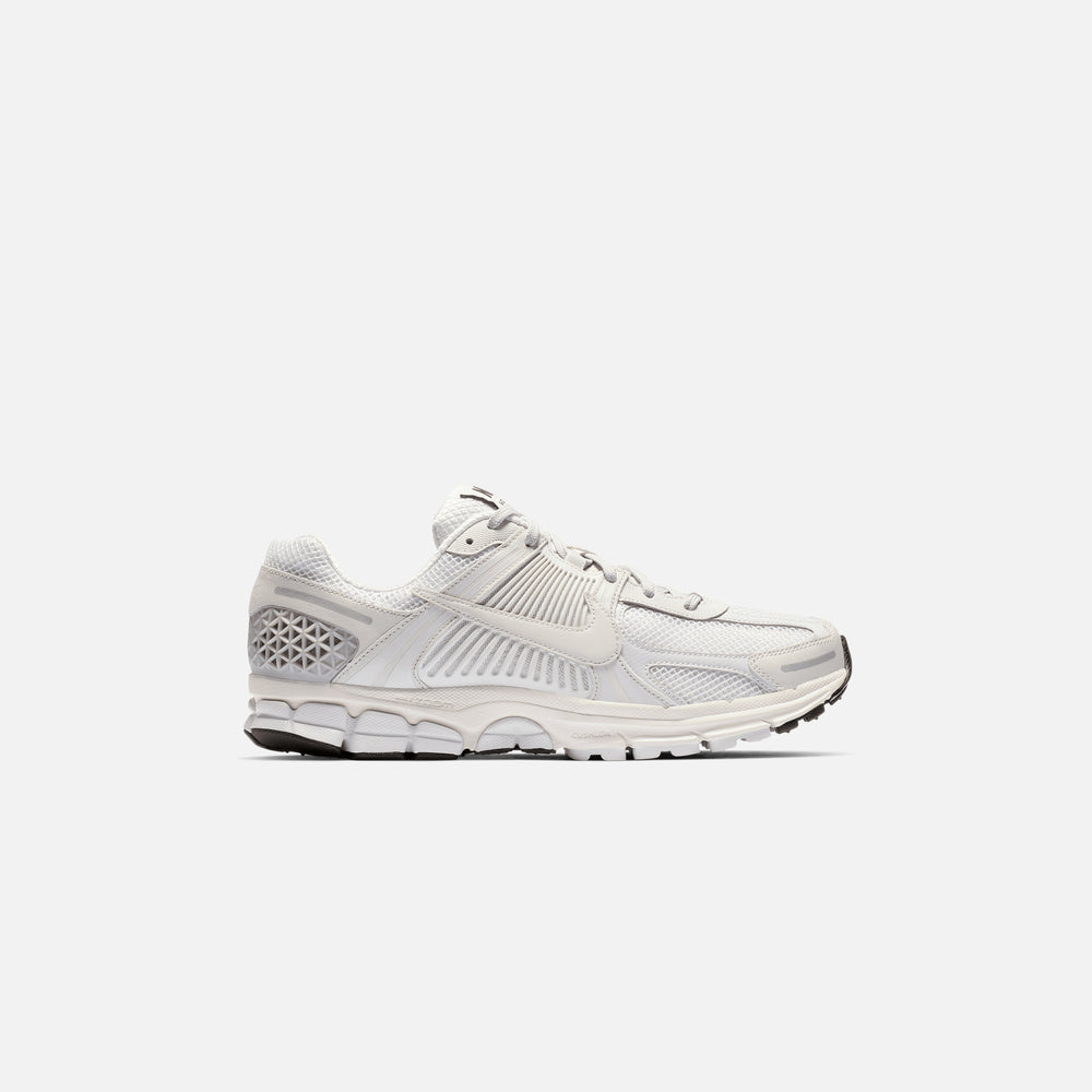 

Кроссовки Nike Zoom Vomero 5 SP, цвет Vast Grey/Black/Sail