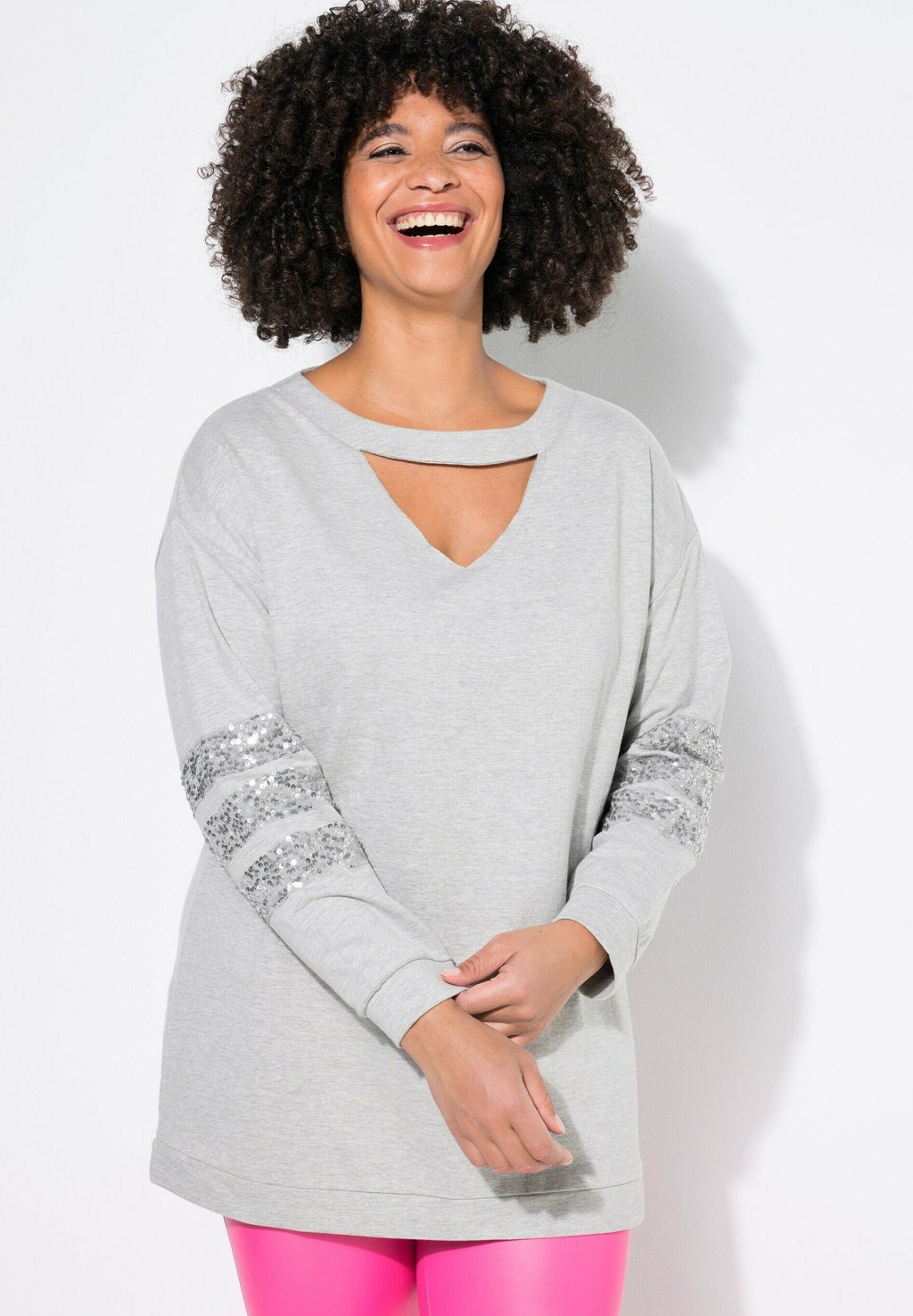 

Толстовка LOOSE FIT CUTOUT PAILLETTEN Angel of Style, светло-серый