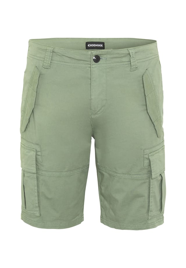 

Шорты-Бермуды в стиле карго Chiemsee, цвет 17-6009 laurel wreath