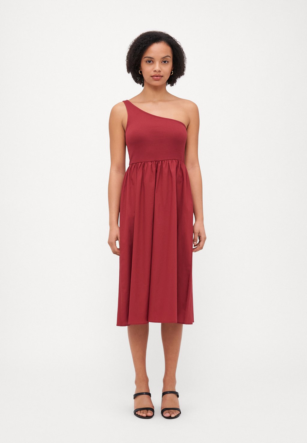 

Повседневное платье ONLIRIS LIFE ONE SHOULDER ONLY Petite, красный