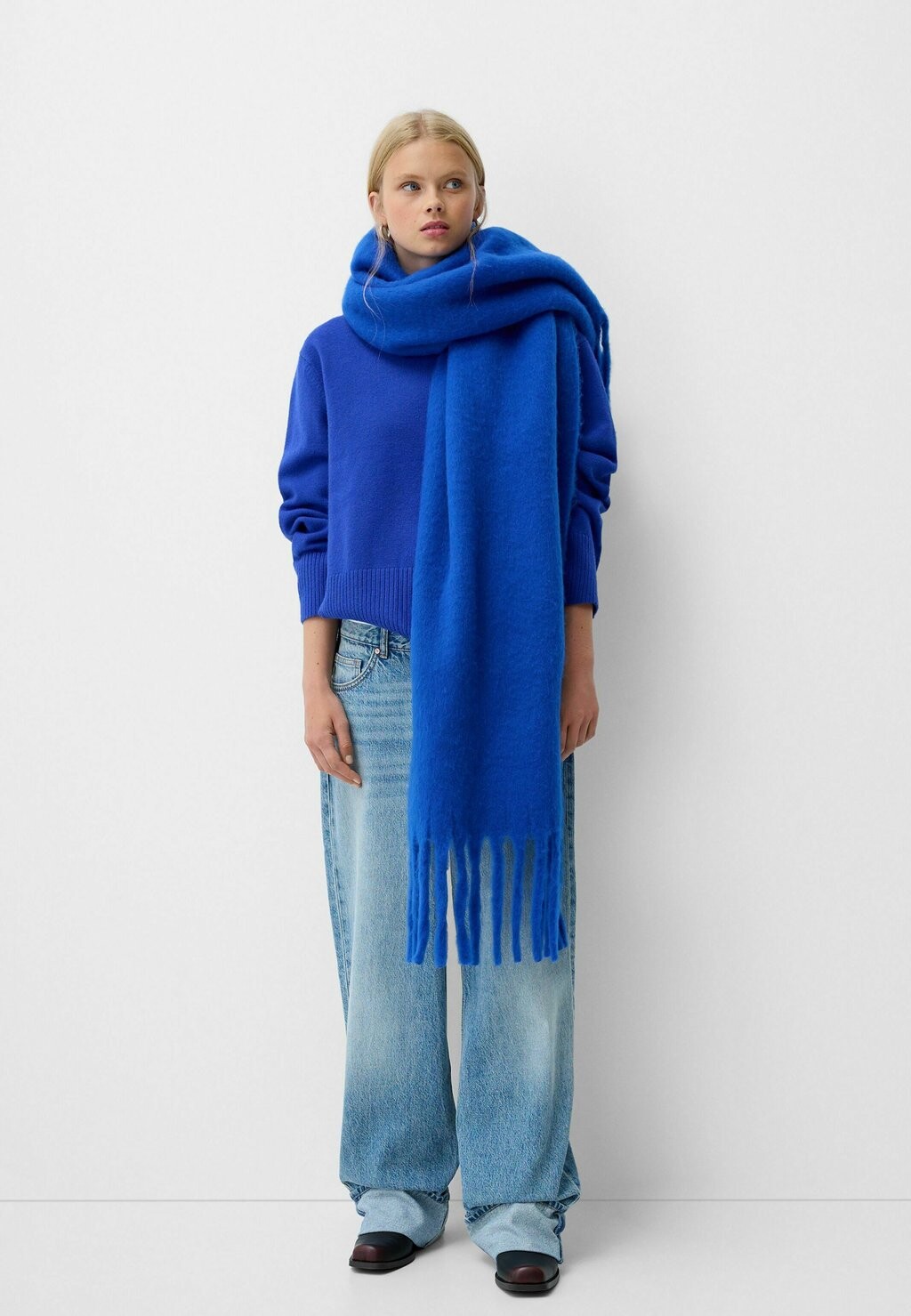 

Шарф PLAIN Bershka, темно-синий