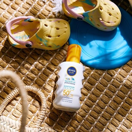 NIVEA SUN Kids Sensitive Protect & Play Солнцезащитный спрей SPF 50+ 200 мл — фото 3