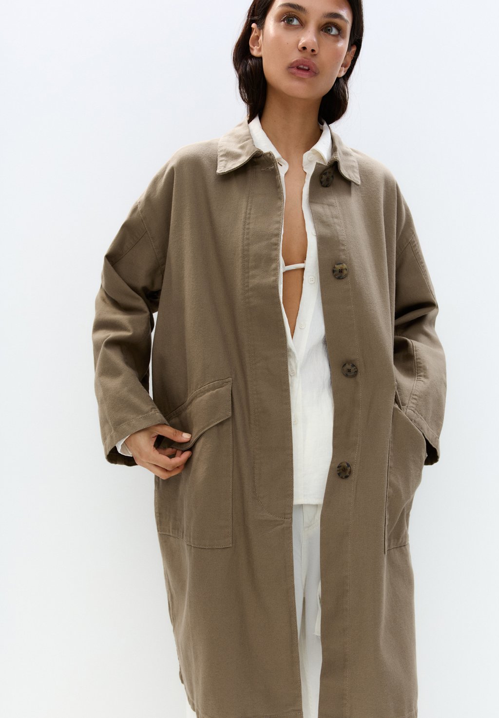 

Короткое пальто PULL&BEAR, хаки
