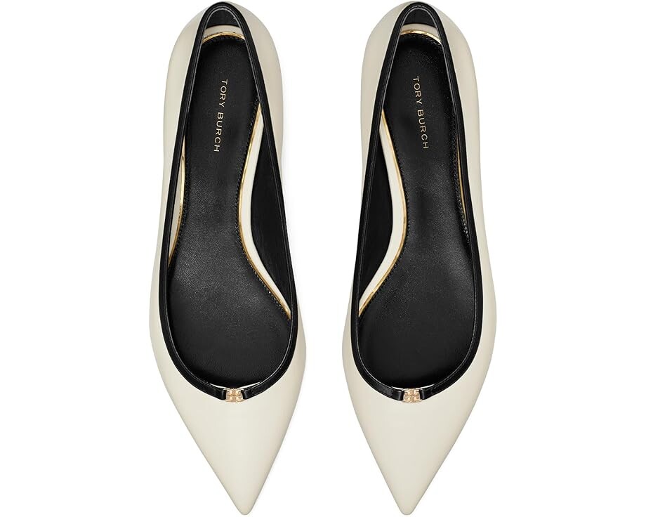 Туфли на плоской подошве Tory Burch Double T Buckle Pointed Toe Flats, цвет Light Cream/Perfect Black — фото 2