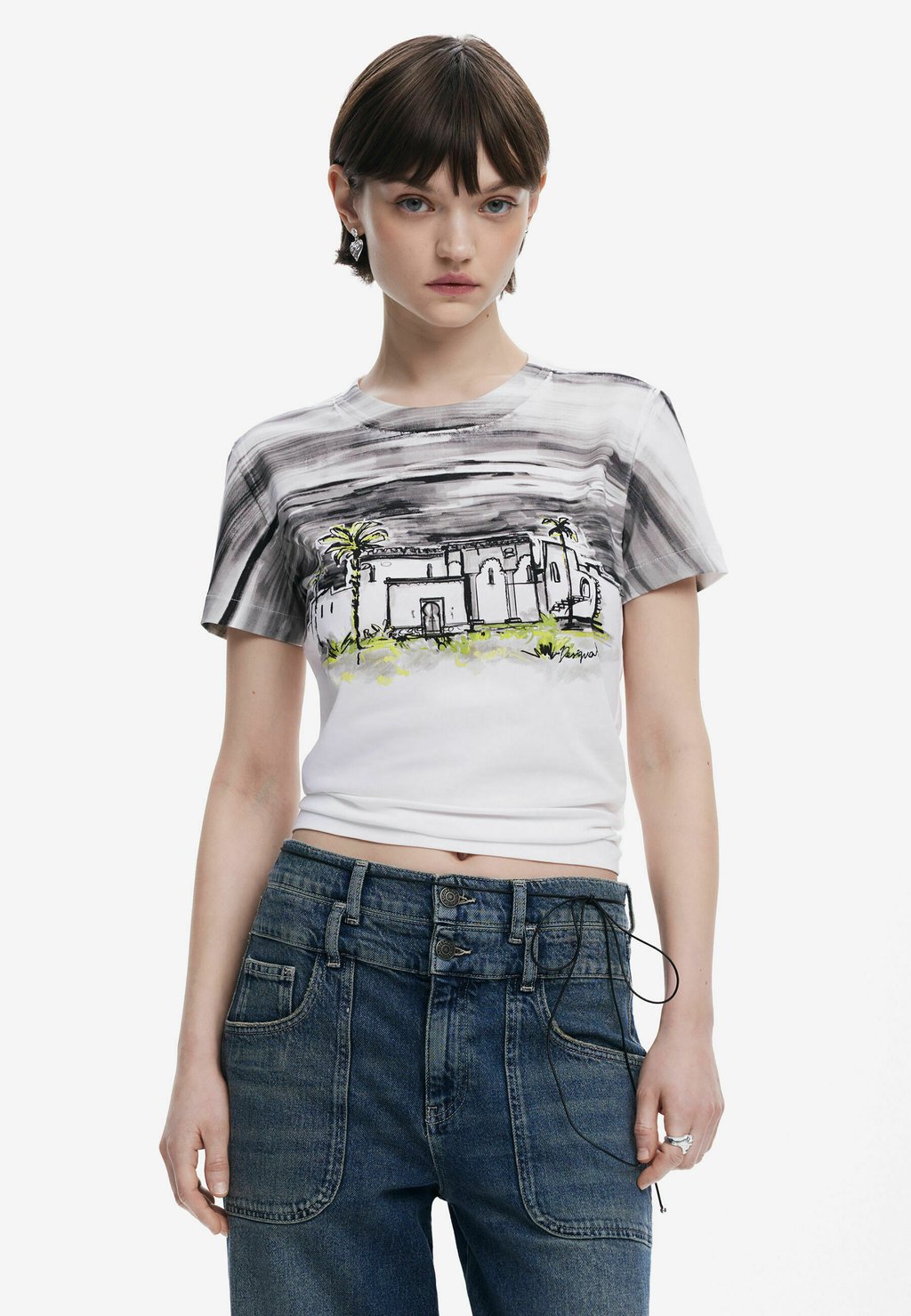 

Футболка с принтом Desigual, черный