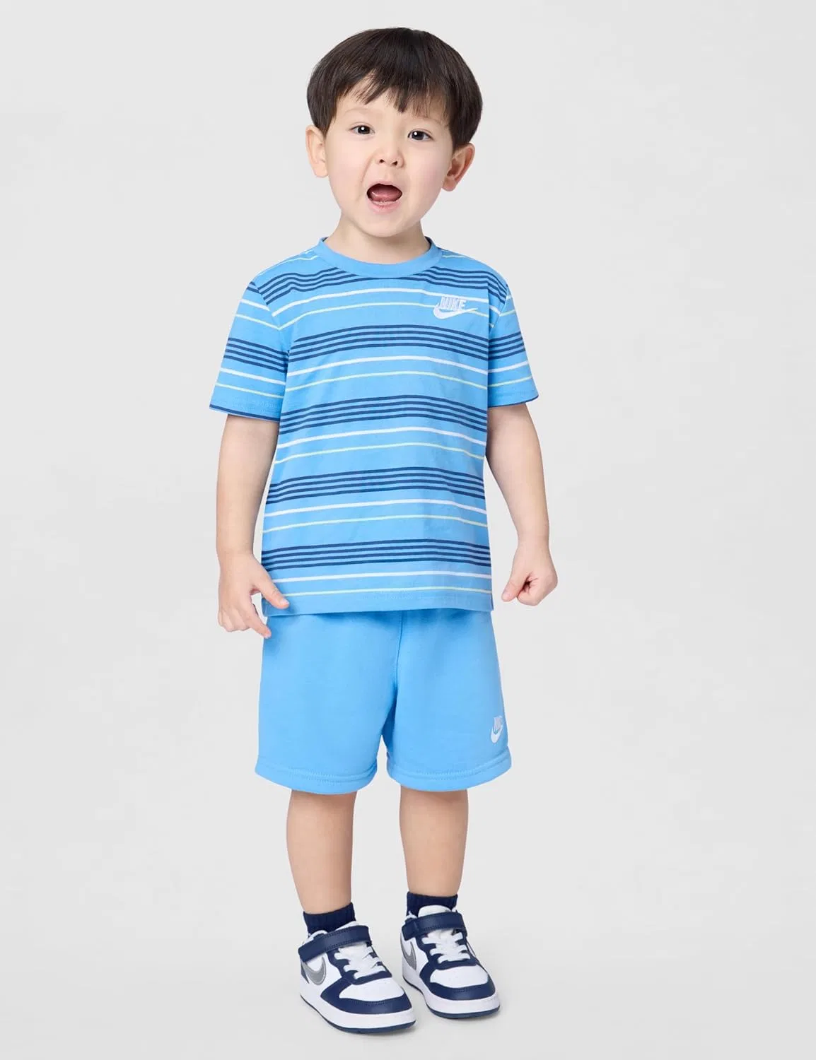Детский спортивный комплект футболка и шорты Nike, University Blue — фото 2