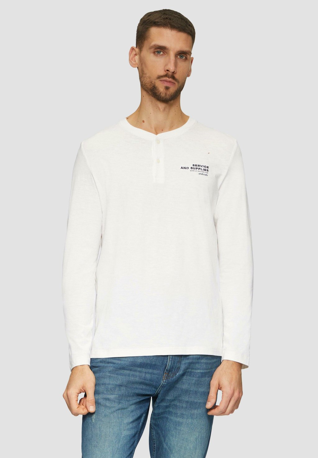 

Лонгслив MIT HENLEY AUSSCHNITT s.Oliver, белый