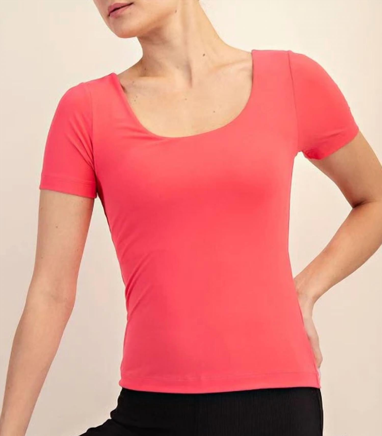 

Футболка с коротким рукавом Butter в розовом цвете фламинго RAE MODE