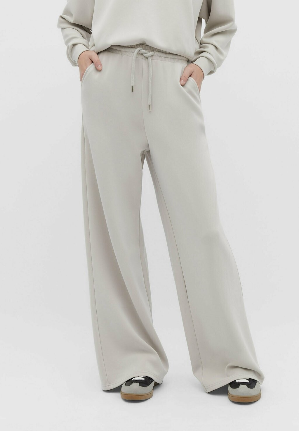 

Брюки спортивные Palazzo Stradivarius, цвет silvercoloured