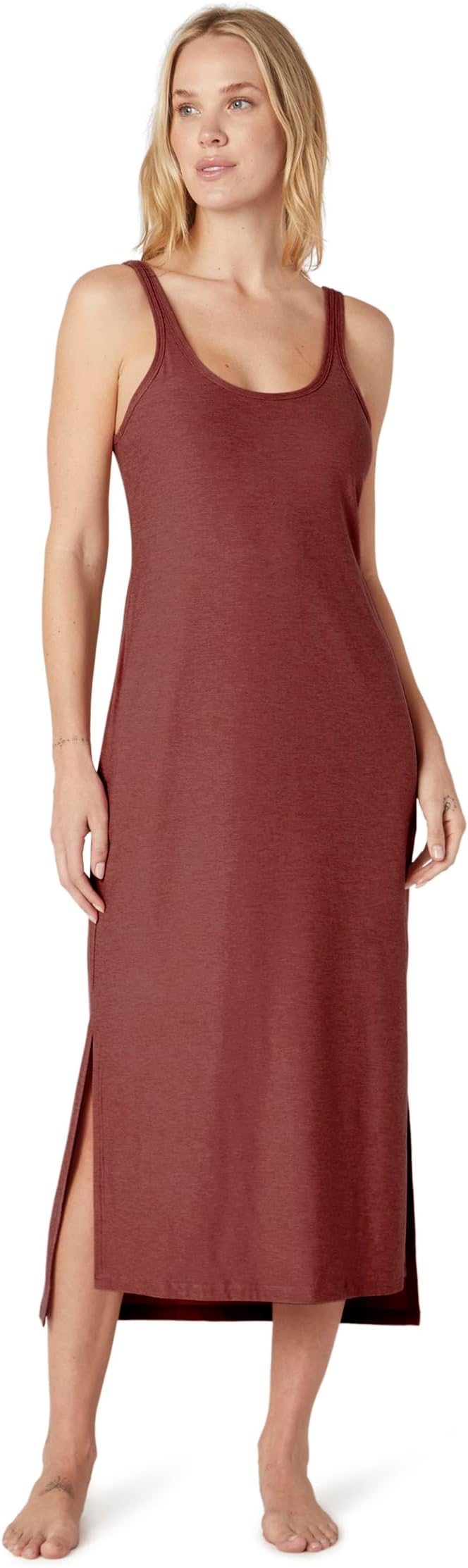 

Платье Beyond Yoga Featherweight Resort Dress, цвет Grape Rose Heather