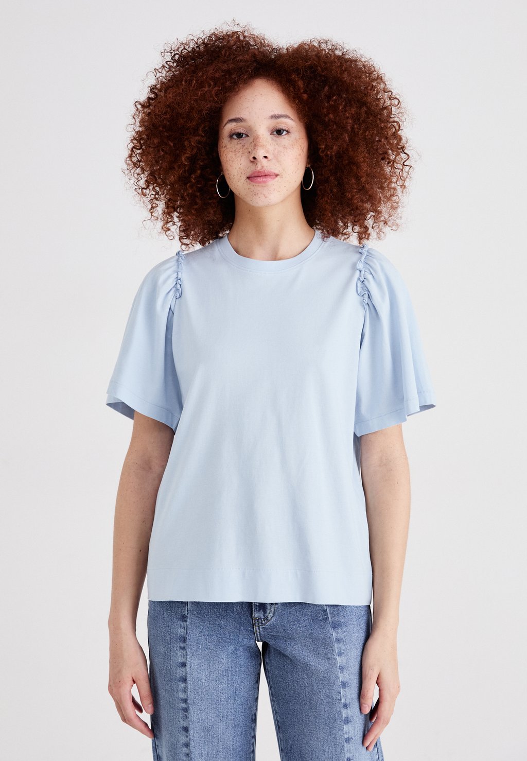 

Футболка с принтом SLFPENELOPE RUFFLE TEE Selected Femme, светло-голубой