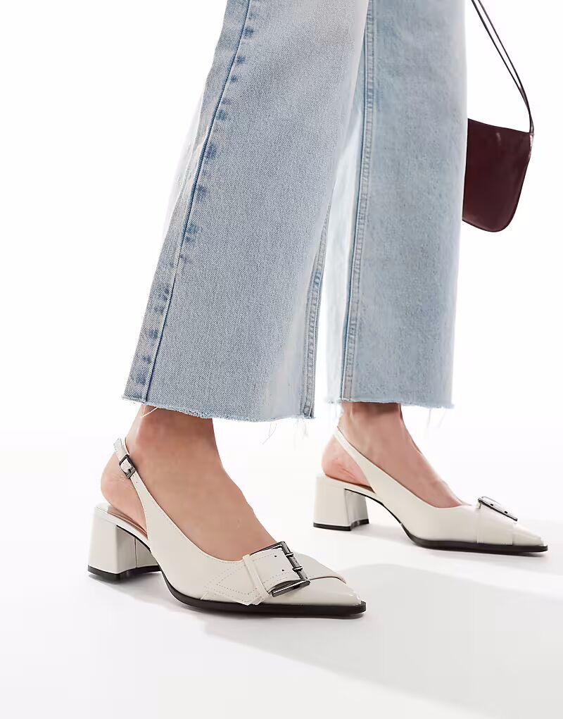 Туфли Stradivarius белого цвета