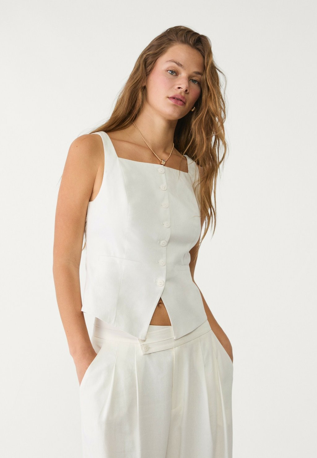 

Жилет WITH DETAIL Stradivarius, белый